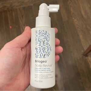Briogeo Scalp Revival Charcoal + Tea Tree Buildup Detox Spray